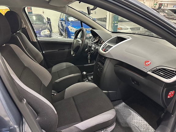 Peugeot 207 9 of 13