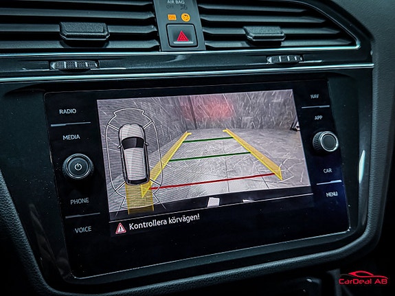 Volkswagen Tiguan 23 of 29
