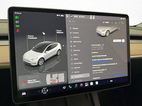 Tesla Model Y 21 of 30