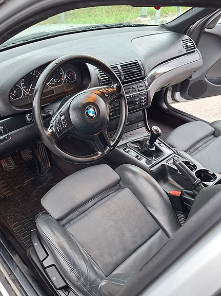 BMW 320i 10 of 10