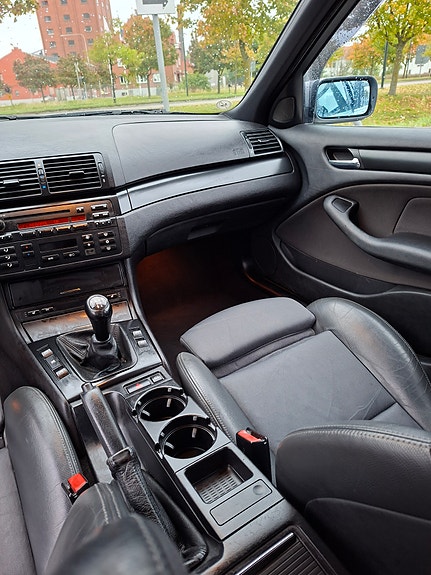BMW 320i 8 of 10