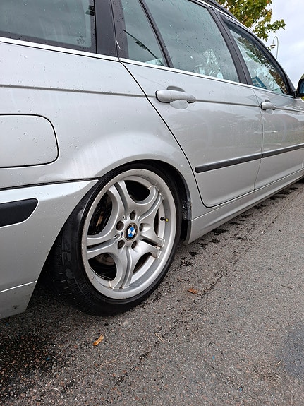 BMW 320i 5 of 10