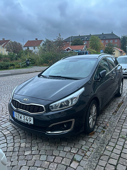 Kia Ceed 2 of 7