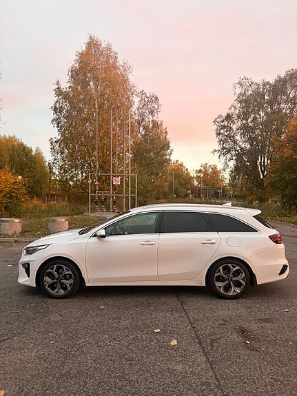 Kia Ceed 3 of 23