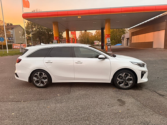 Kia Ceed 4 of 23