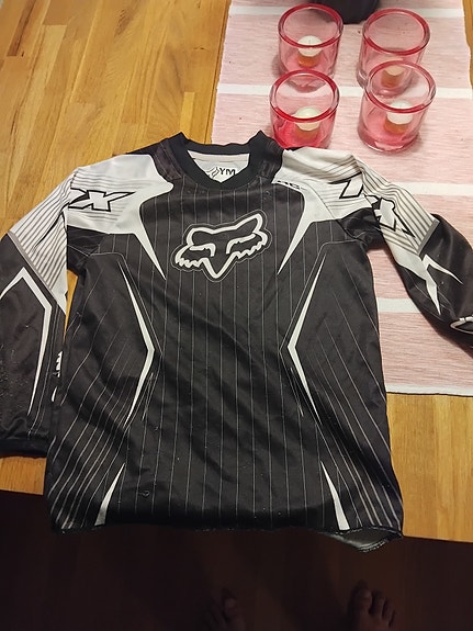 Product image 1 of 4