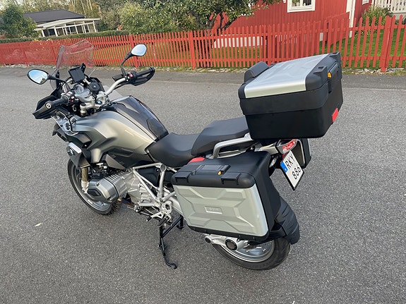 BMW R 1200 GS 2 of 2