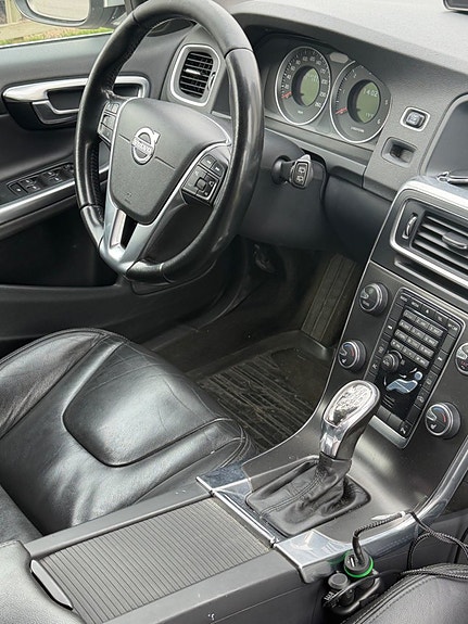 Volvo V60 4 of 7