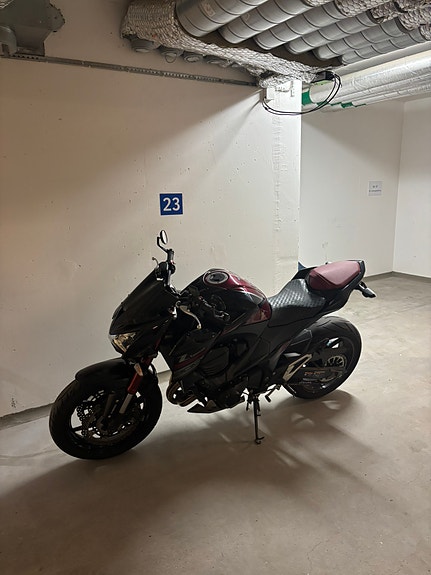 Kawasaki Z800 3 of 4