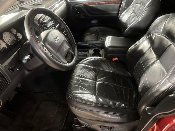 Jeep Grand Cherokee 5 of 12