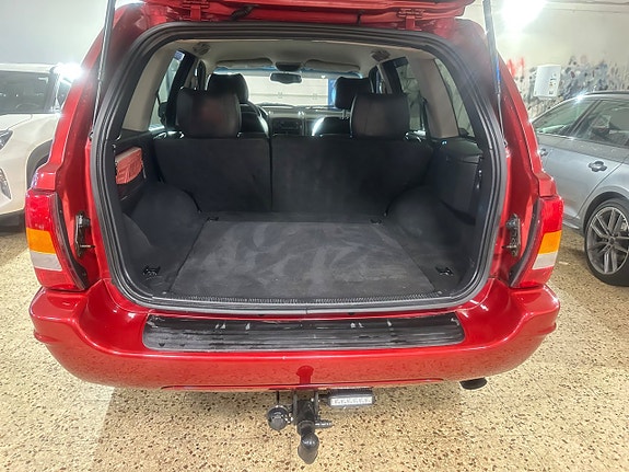 Jeep Grand Cherokee 11 of 12