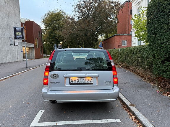Volvo V70 6 of 11