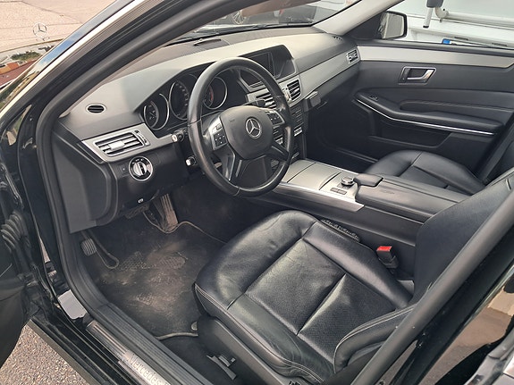 Mercedes-Benz E220 5 of 6