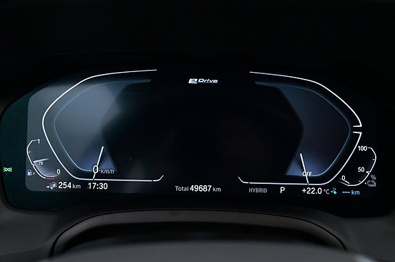 BMW 330e 8 of 27