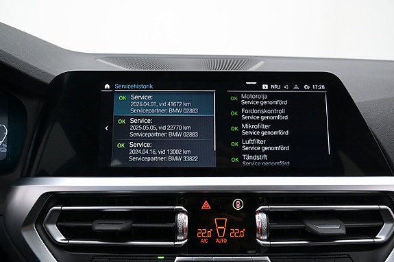 BMW 330e 14 of 27