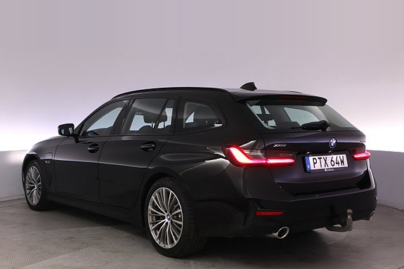 BMW 330e 4 of 27