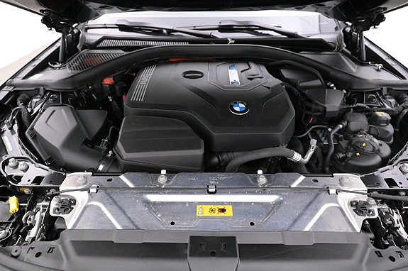 BMW 330e 26 of 27
