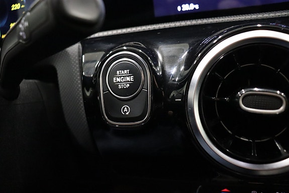 Mercedes-Benz A200 23 of 25