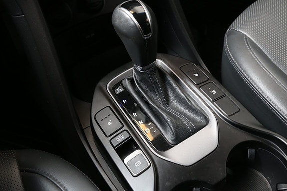 Hyundai Santa Fe 12 of 16