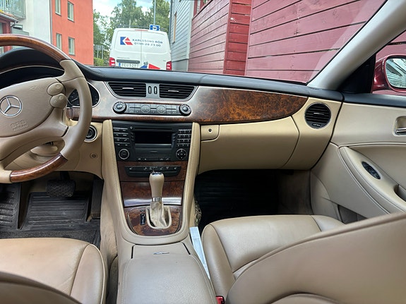 Mercedes-Benz CLS350 6 of 7