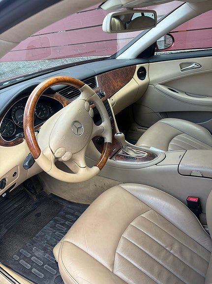 Mercedes-Benz CLS350 5 of 7
