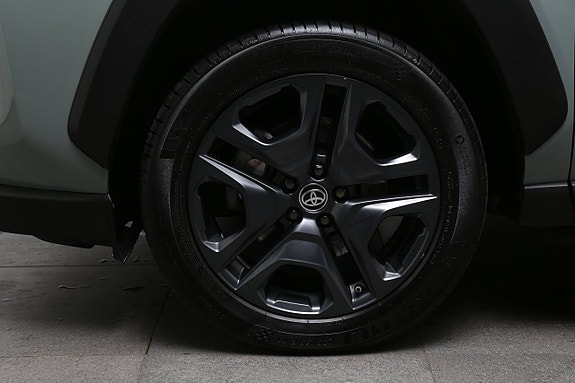 Toyota RAV4 6 of 14