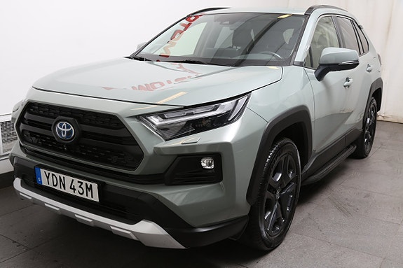 Toyota RAV4 3 of 14