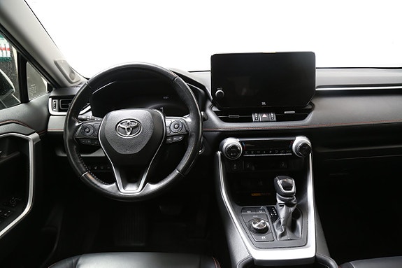 Toyota RAV4 10 of 14