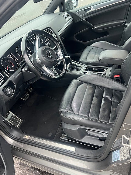 Volkswagen Golf VII 8 of 10