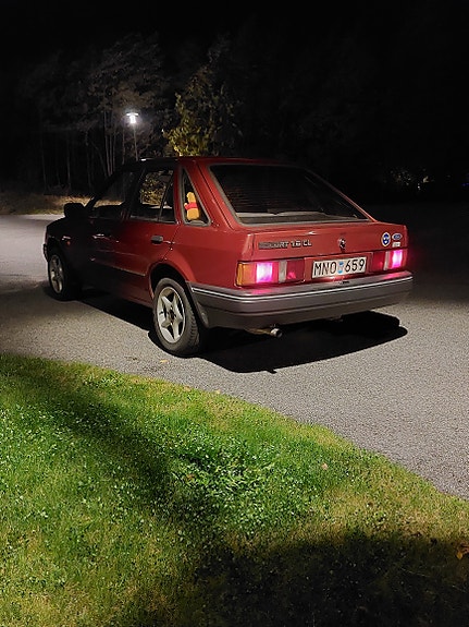 Ford Escort 4 of 4