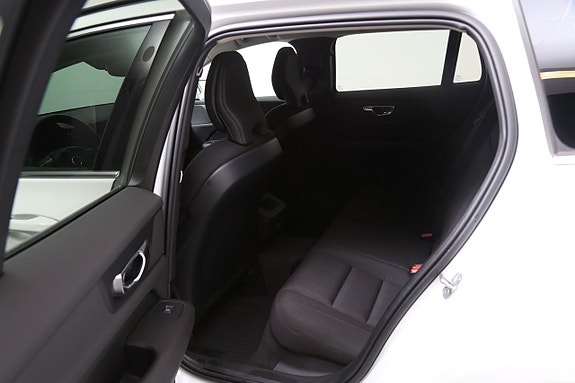 Volvo V60 13 of 16