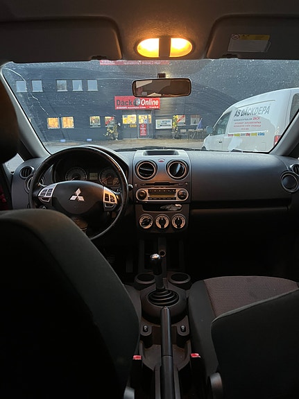 Mitsubishi Colt 5 of 6