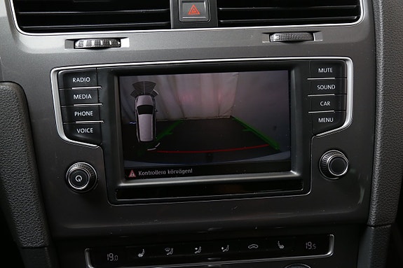 Volkswagen Golf Alltrack 11 of 15