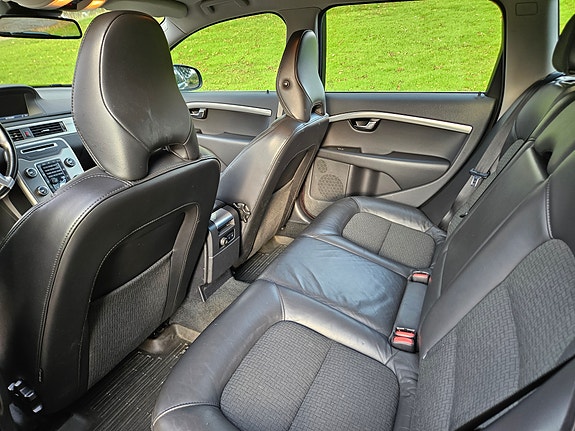 Volvo V70 8 of 8