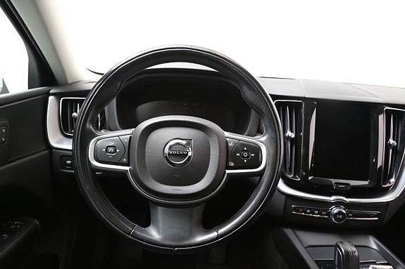 Volvo XC60 10 of 14