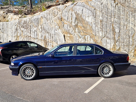 BMW 740iL 4 of 8