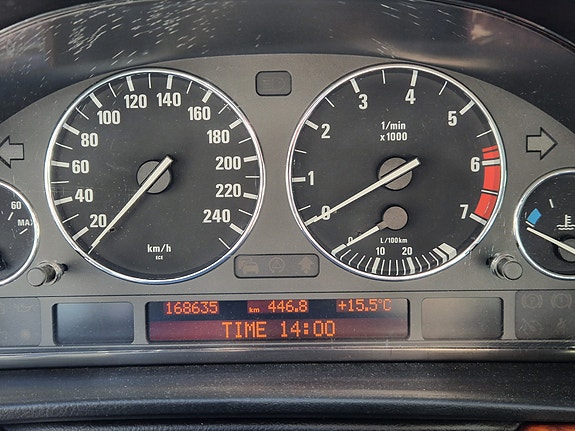BMW 740iL 5 of 8