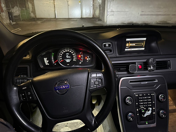 Volvo V70 6 of 10