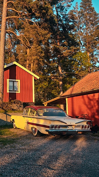 Chevrolet Impala 4 of 6