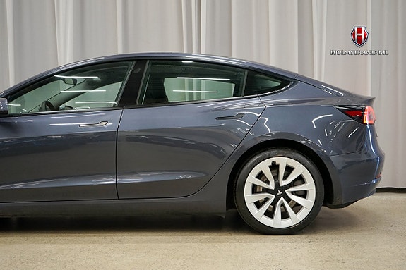 Tesla Model 3 8 of 22