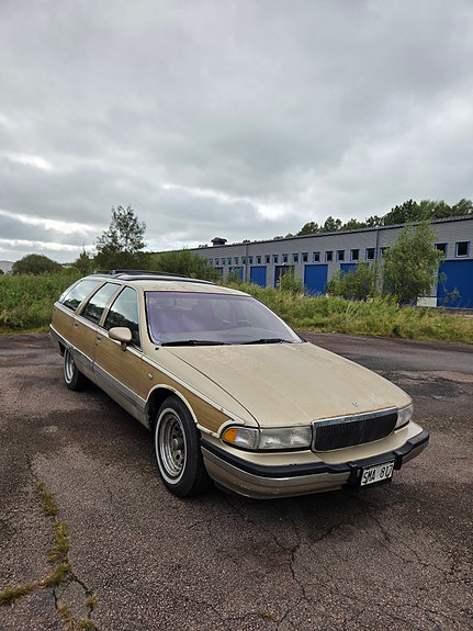 Buick Roadmaster 4 of 4