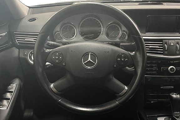 Mercedes-Benz E220 16 of 24