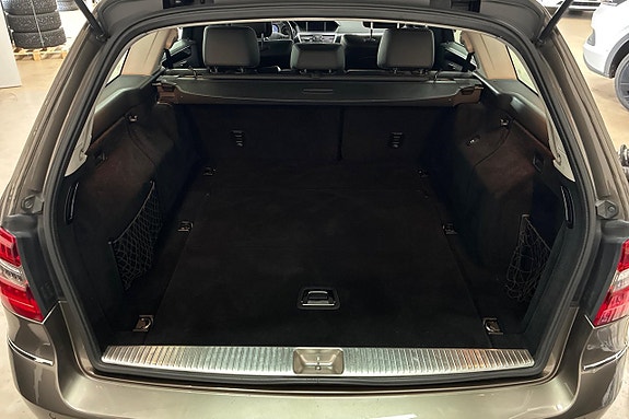 Mercedes-Benz E220 10 of 24