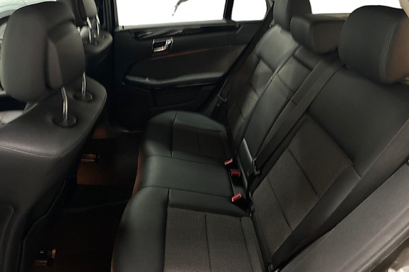 Mercedes-Benz E220 14 of 24