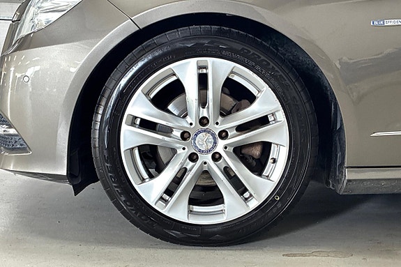 Mercedes-Benz E220 11 of 24