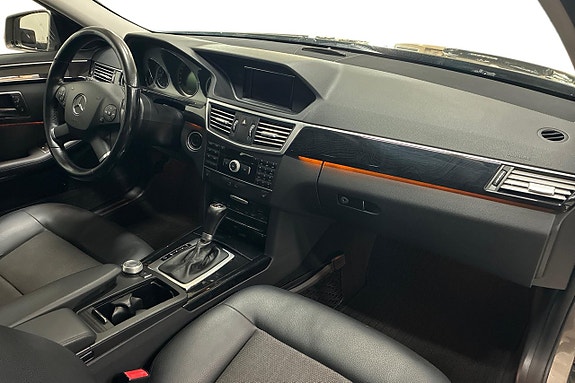 Mercedes-Benz E220 15 of 24