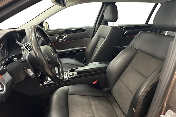 Mercedes-Benz E220 13 of 24