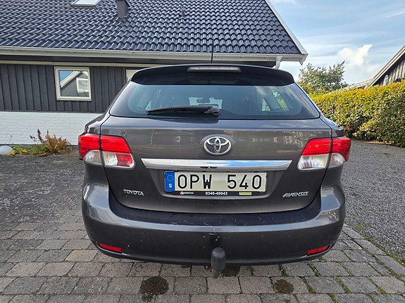 Toyota Avensis 4 of 11