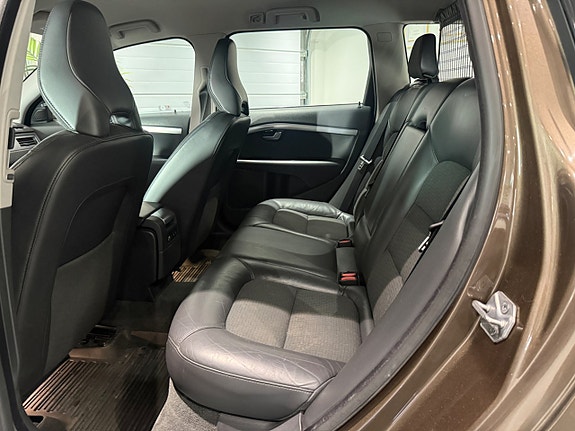 Volvo V70 8 of 14