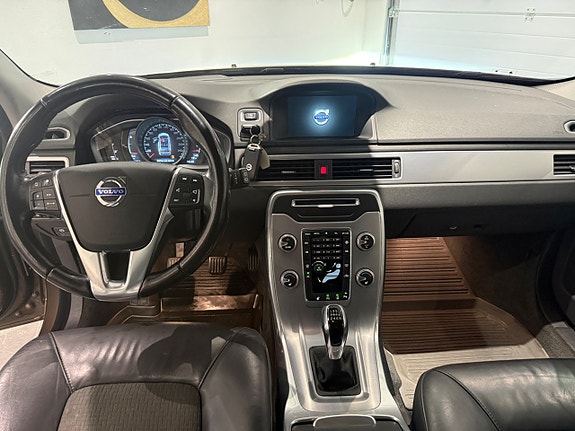 Volvo V70 9 of 14